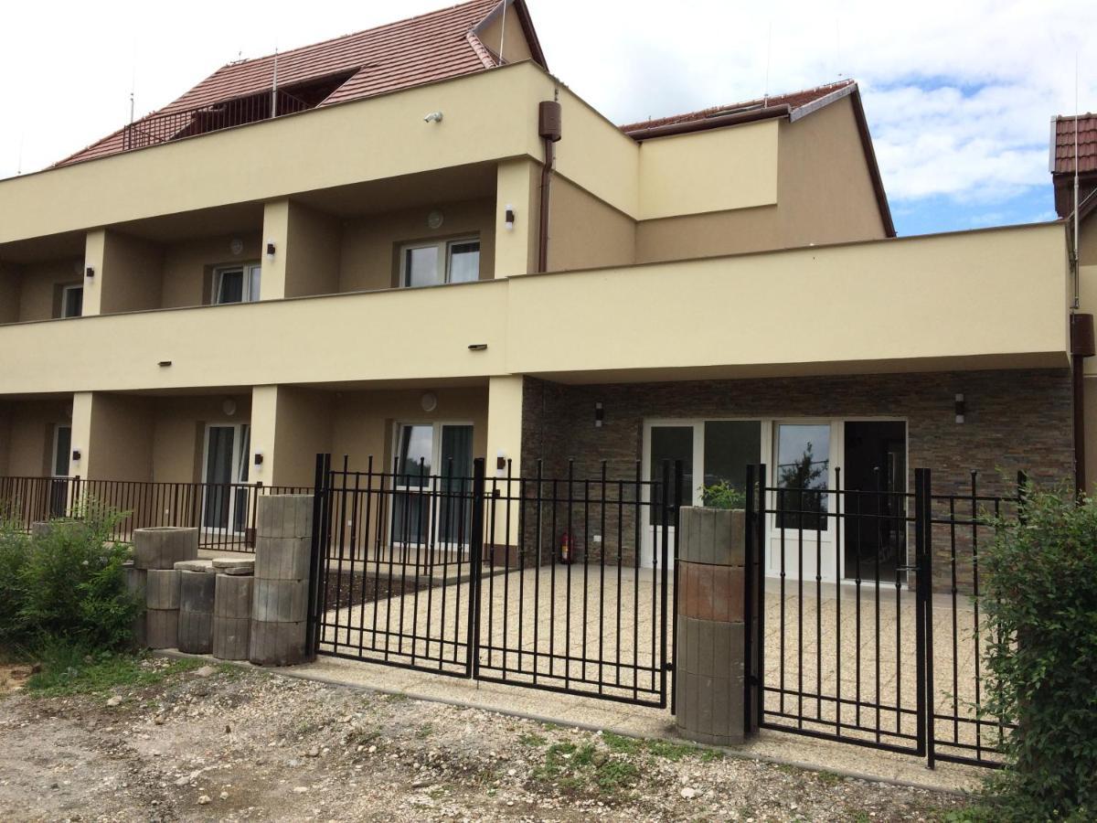 Harmonia Panzio Apartment Bogács Екстериор снимка