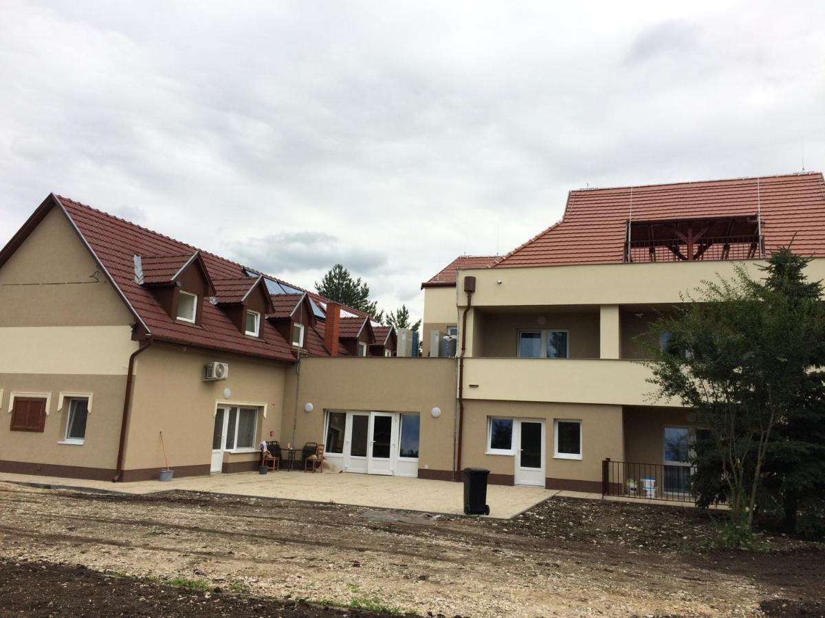 Harmonia Panzio Apartment Bogács Екстериор снимка